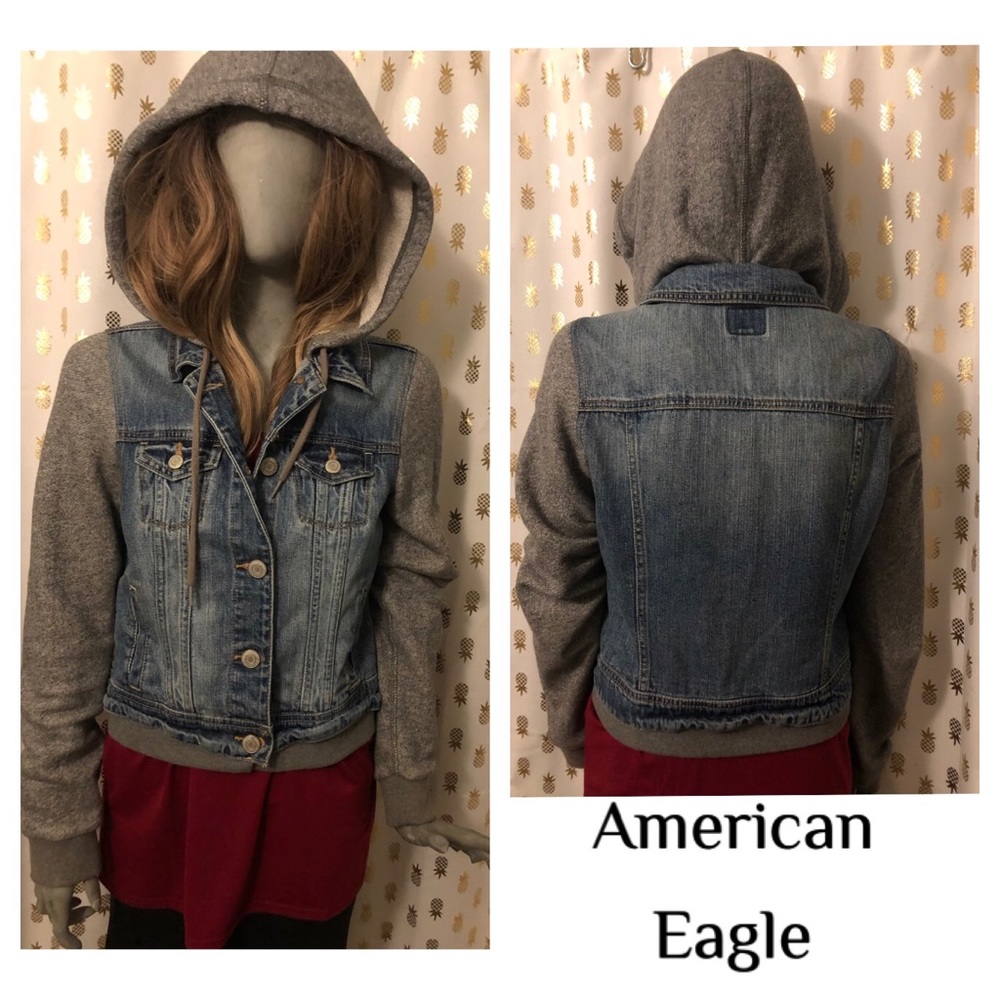 AE Distressed Hooded Jean Jacket Size Medium